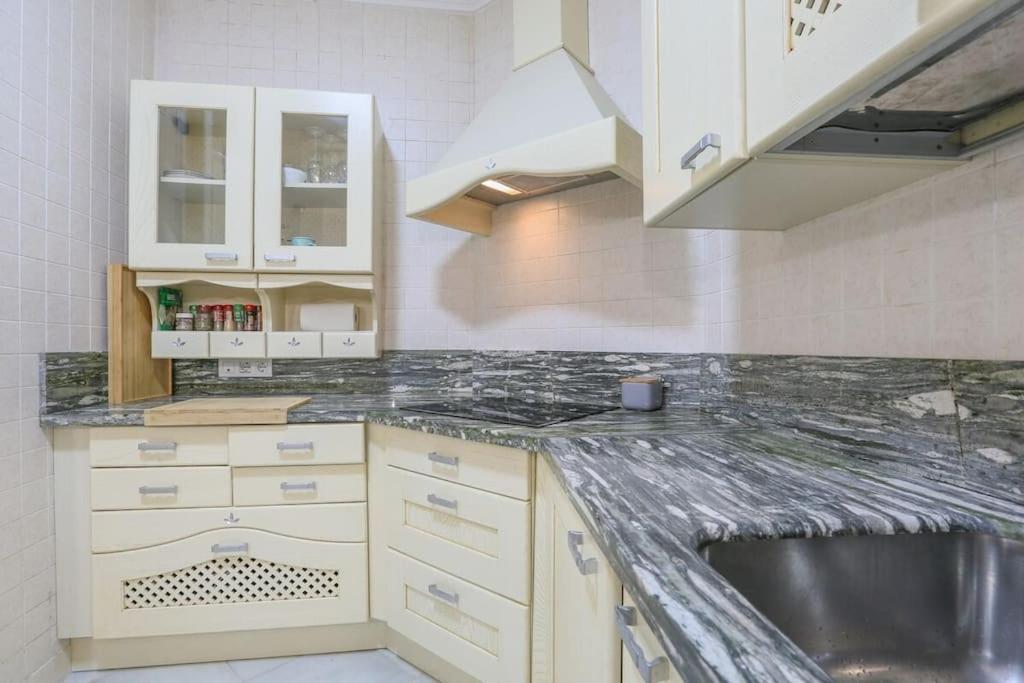 Riverwalk Suites - Puente Triana Seville Ngoại thất bức ảnh