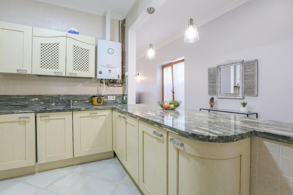 Riverwalk Suites - Puente Triana Seville Ngoại thất bức ảnh