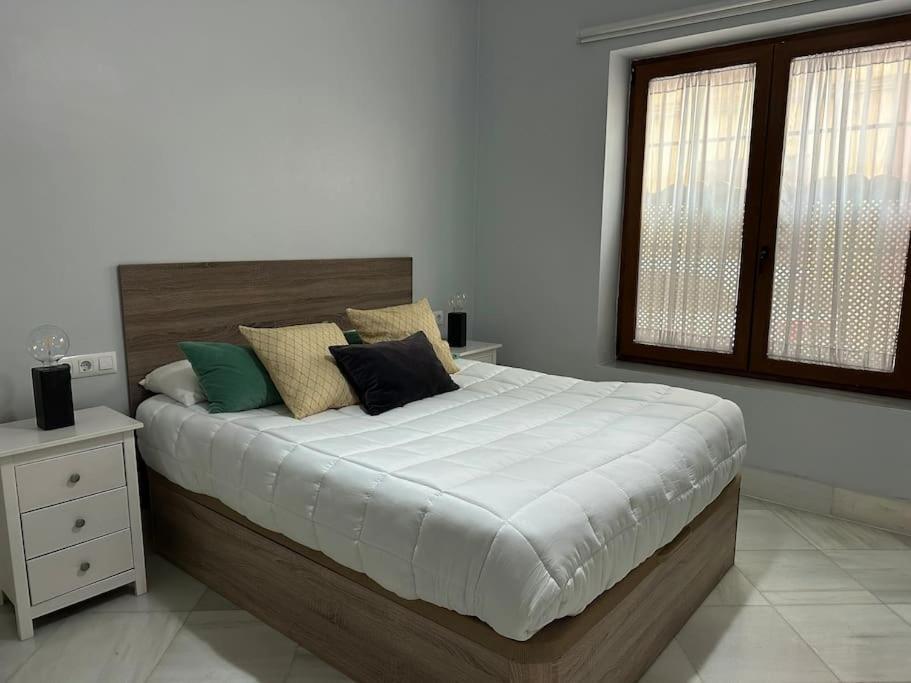 Riverwalk Suites - Puente Triana Seville Ngoại thất bức ảnh