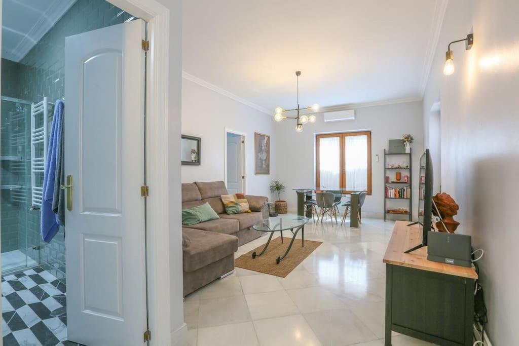 Riverwalk Suites - Puente Triana Seville Ngoại thất bức ảnh