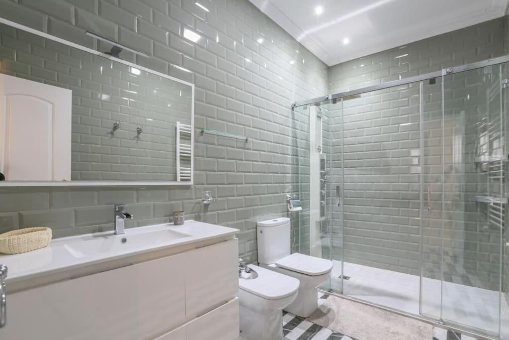 Riverwalk Suites - Puente Triana Seville Ngoại thất bức ảnh