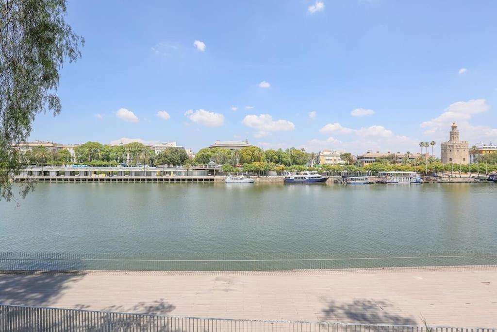 Riverwalk Suites - Puente Triana Seville Ngoại thất bức ảnh